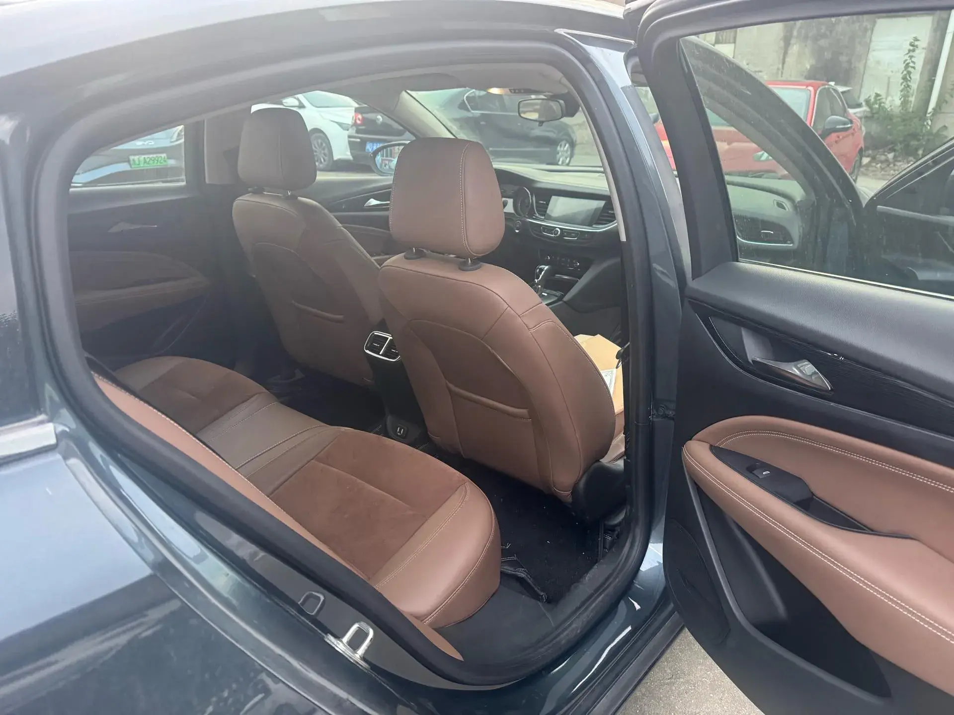 2019 BUICK REGAL thumbnail 4