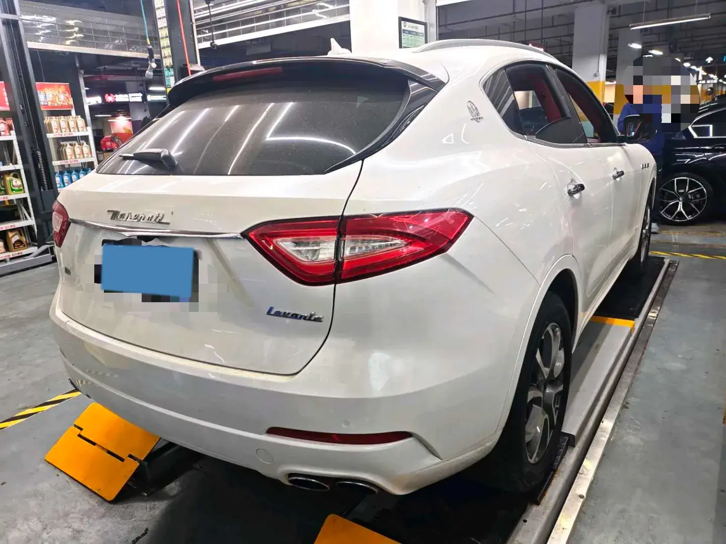 2018 MASERATI LEVANTE thumbnail 4