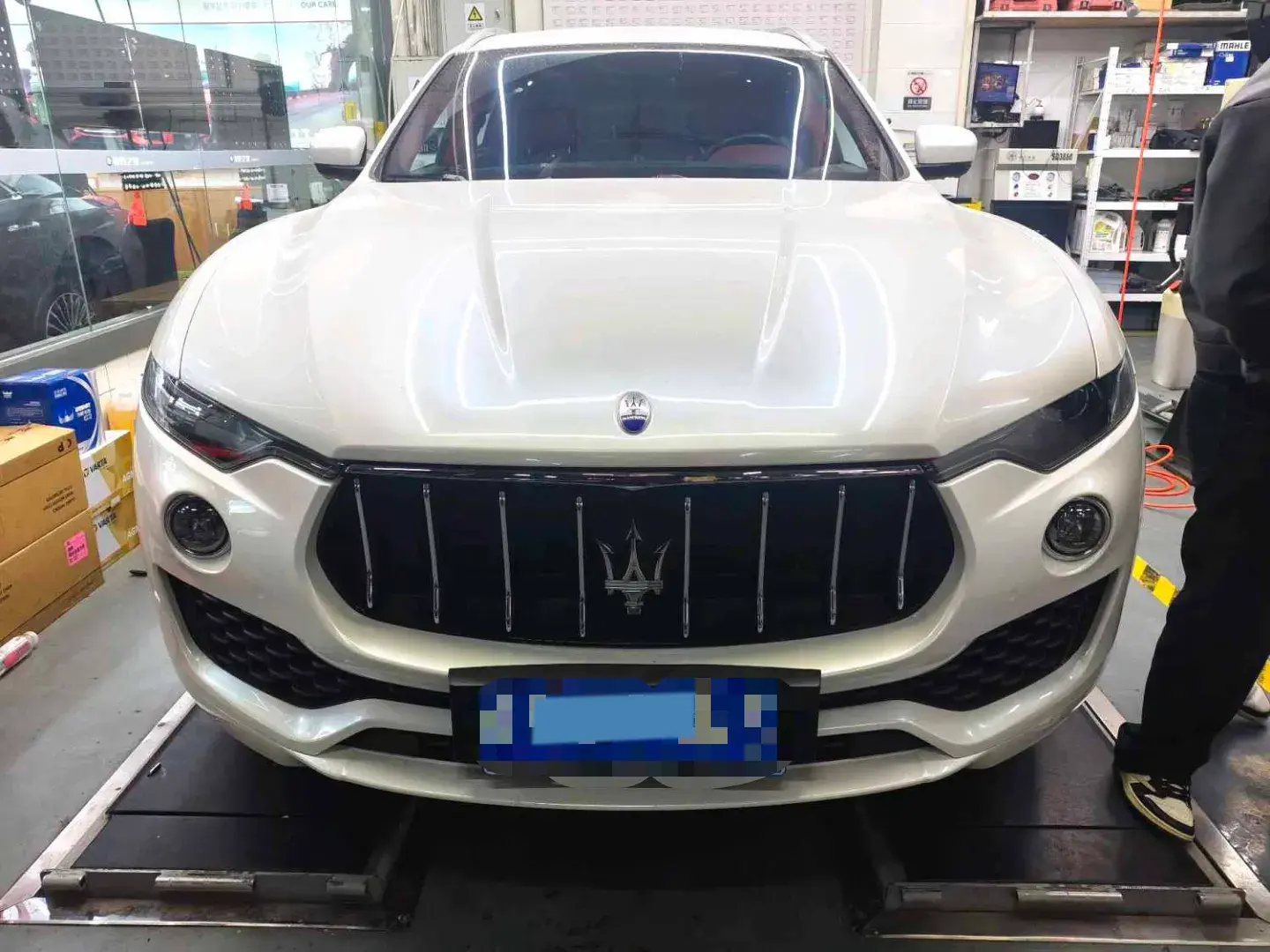 2018 MASERATI LEVANTE thumbnail 2