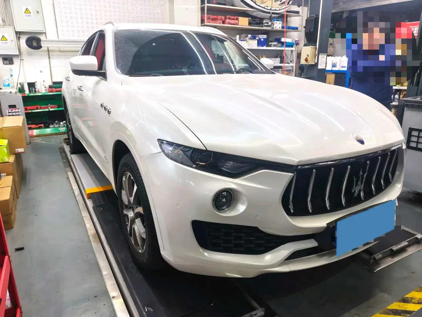 2018 MASERATI LEVANTE thumbnail 3