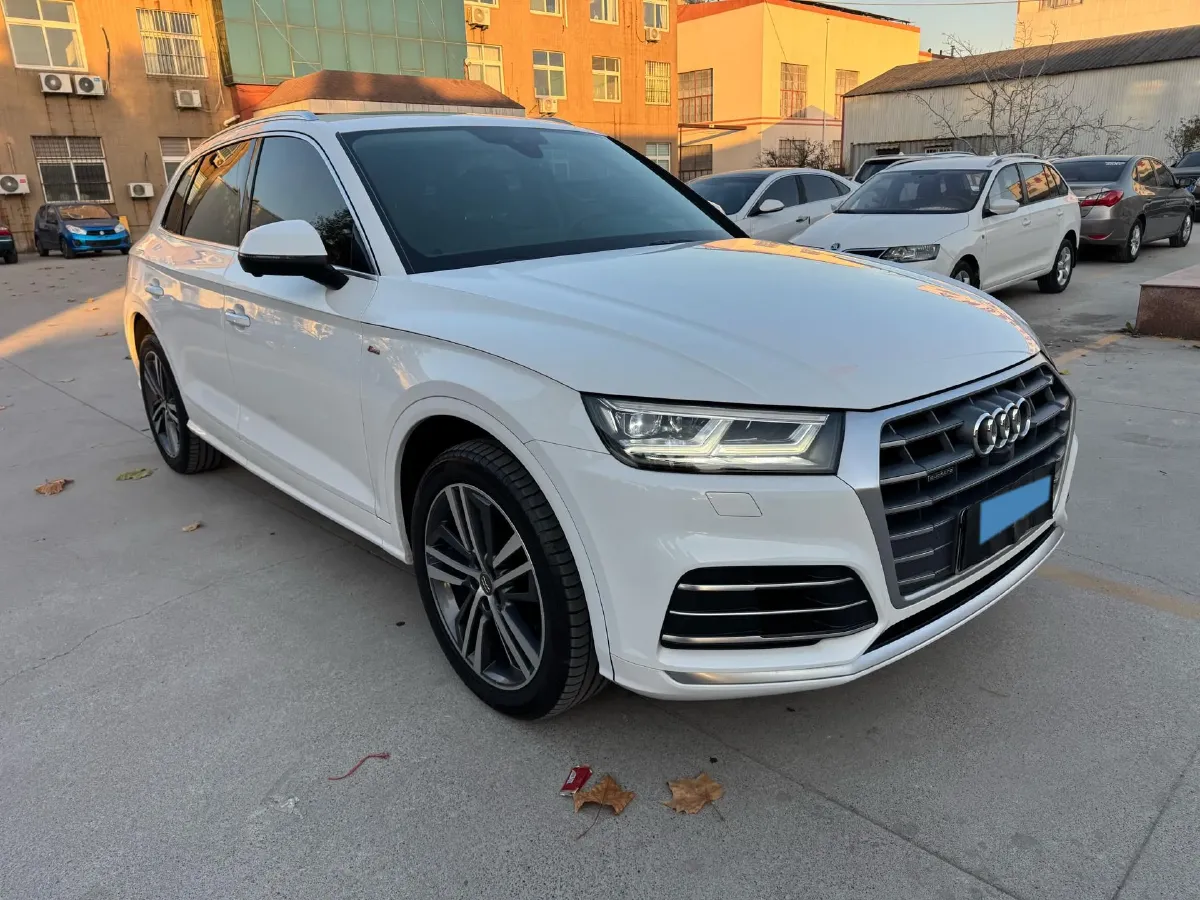 2020 Audi Q5L 2.0T 190HP L4 7DCT,autocango,china used car exporter,china ev exporter,chinese used car exporter,chinese used ev exporter