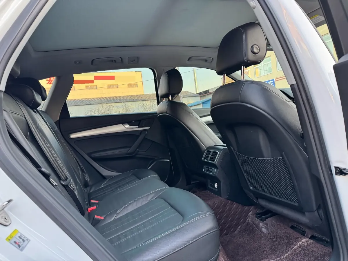 2020 Audi Q5L 2.0T 190HP L4 7DCT,autocango,china used car exporter,china ev exporter,chinese used car exporter,chinese used ev exporter