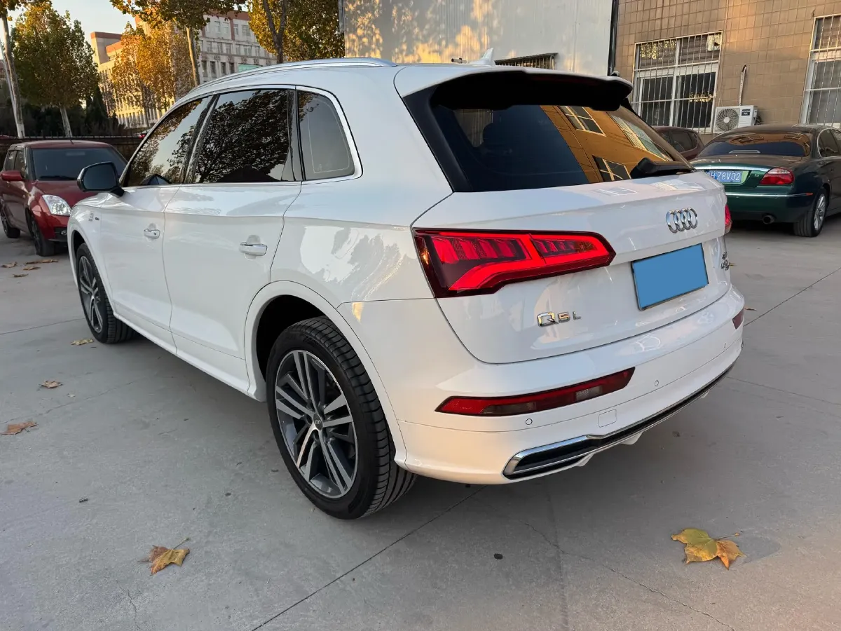 2020 Audi Q5L 2.0T 190HP L4 7DCT,autocango,china used car exporter,china ev exporter,chinese used car exporter,chinese used ev exporter