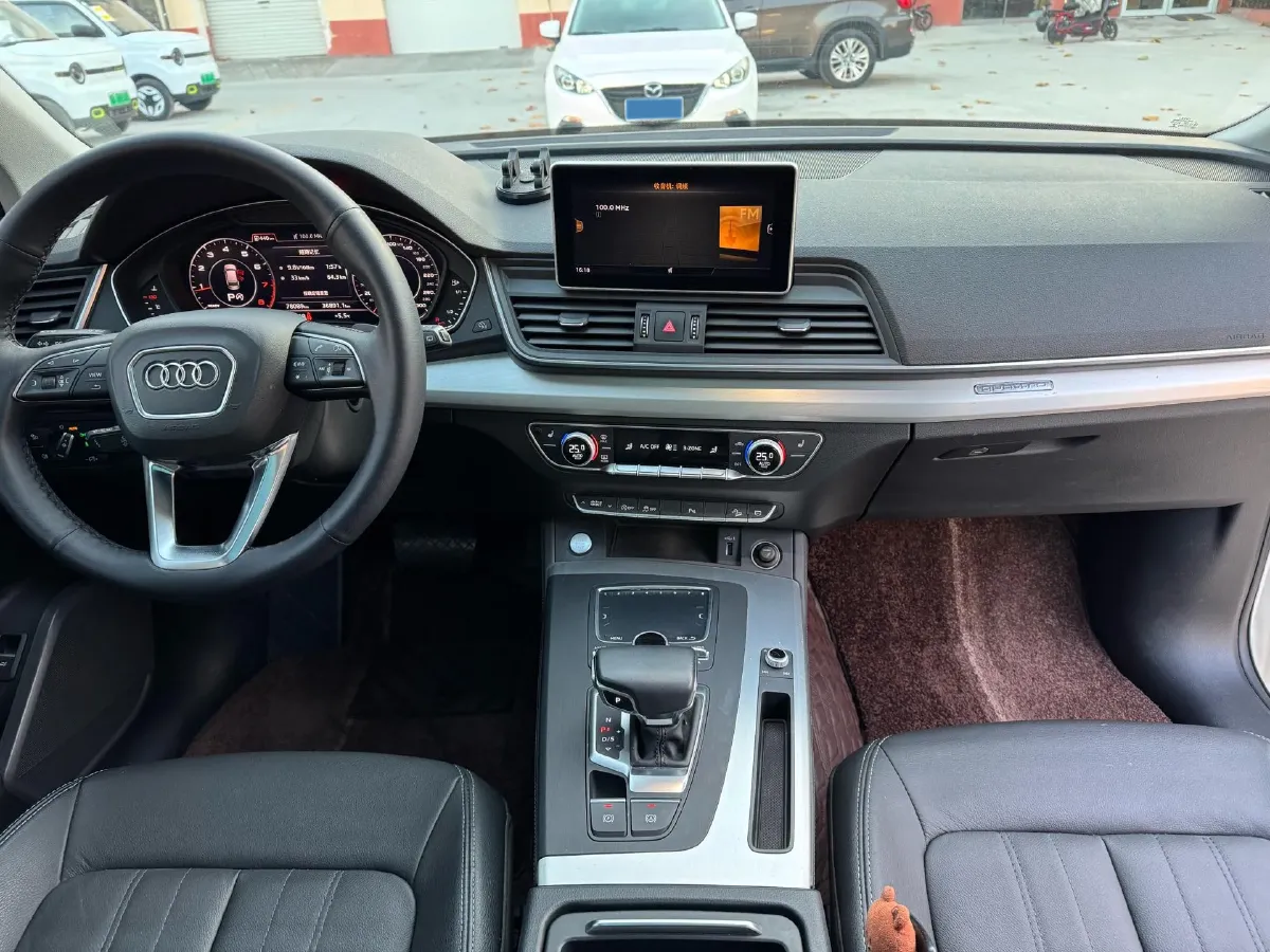2020 Audi Q5L 2.0T 190HP L4 7DCT,autocango,china used car exporter,china ev exporter,chinese used car exporter,chinese used ev exporter