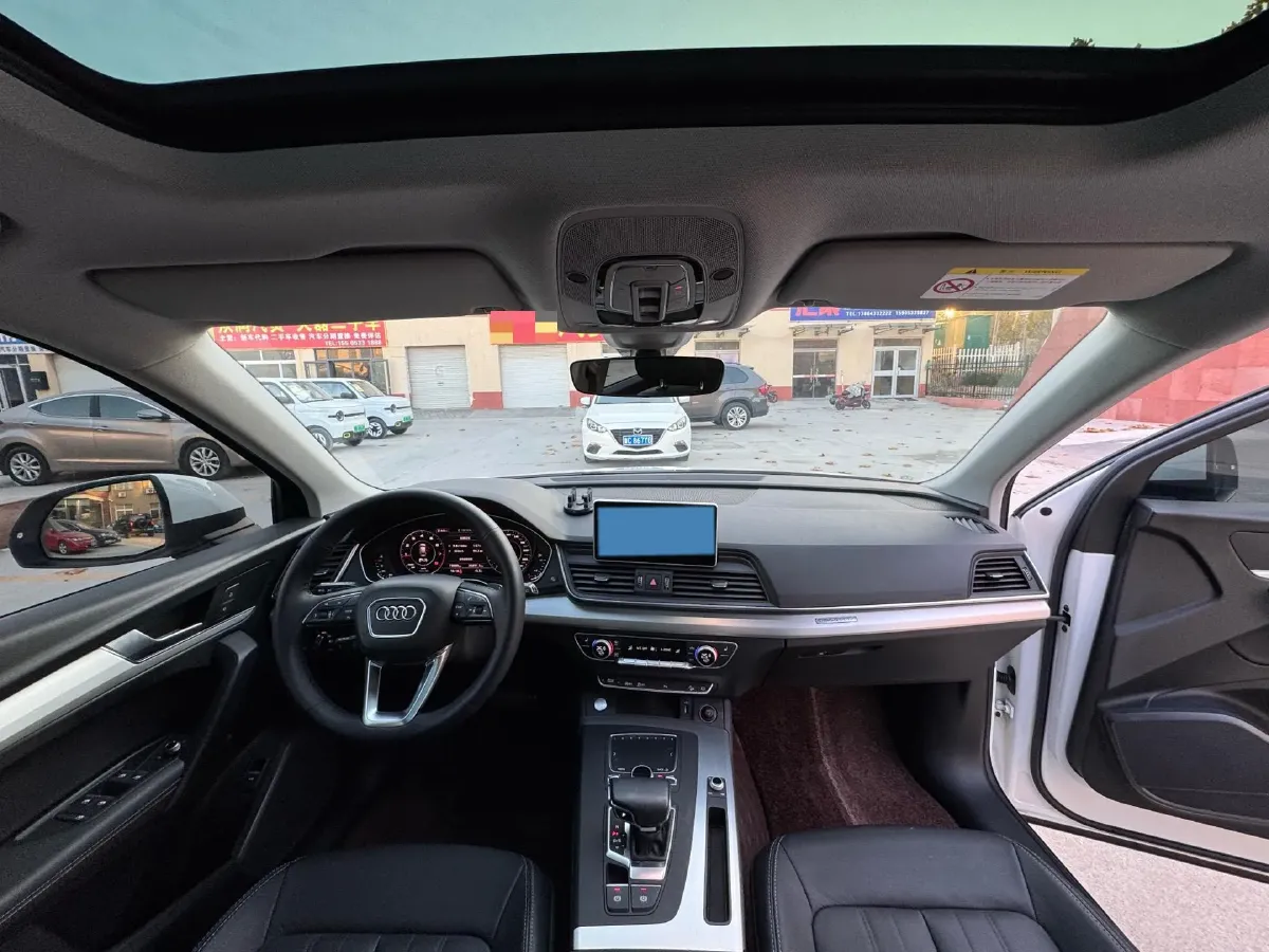 2020 Audi Q5L 2.0T 190HP L4 7DCT,autocango,china used car exporter,china ev exporter,chinese used car exporter,chinese used ev exporter