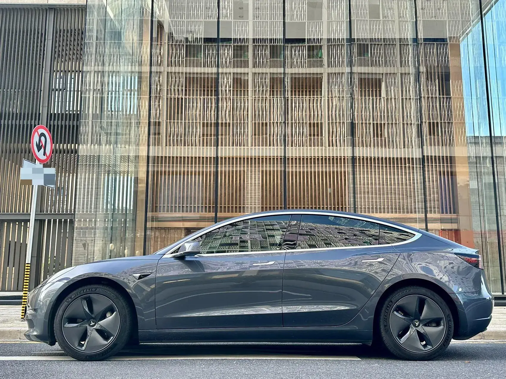 2020 TESLA MODEL thumbnail 4