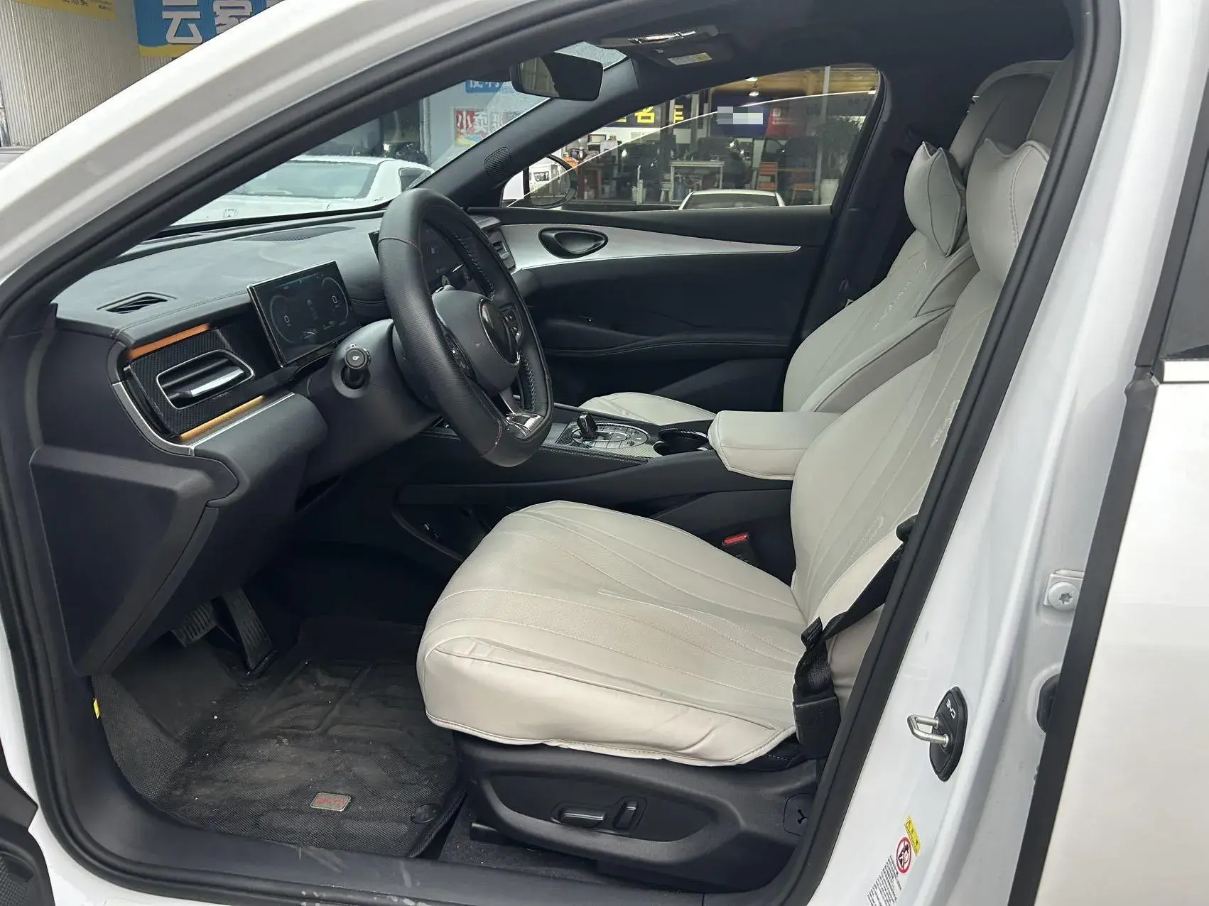 2024 BYD SEAL thumbnail 3