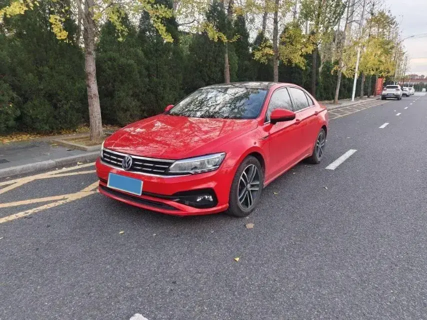 2021 VOLKSWAGEN LAMANDO view 1