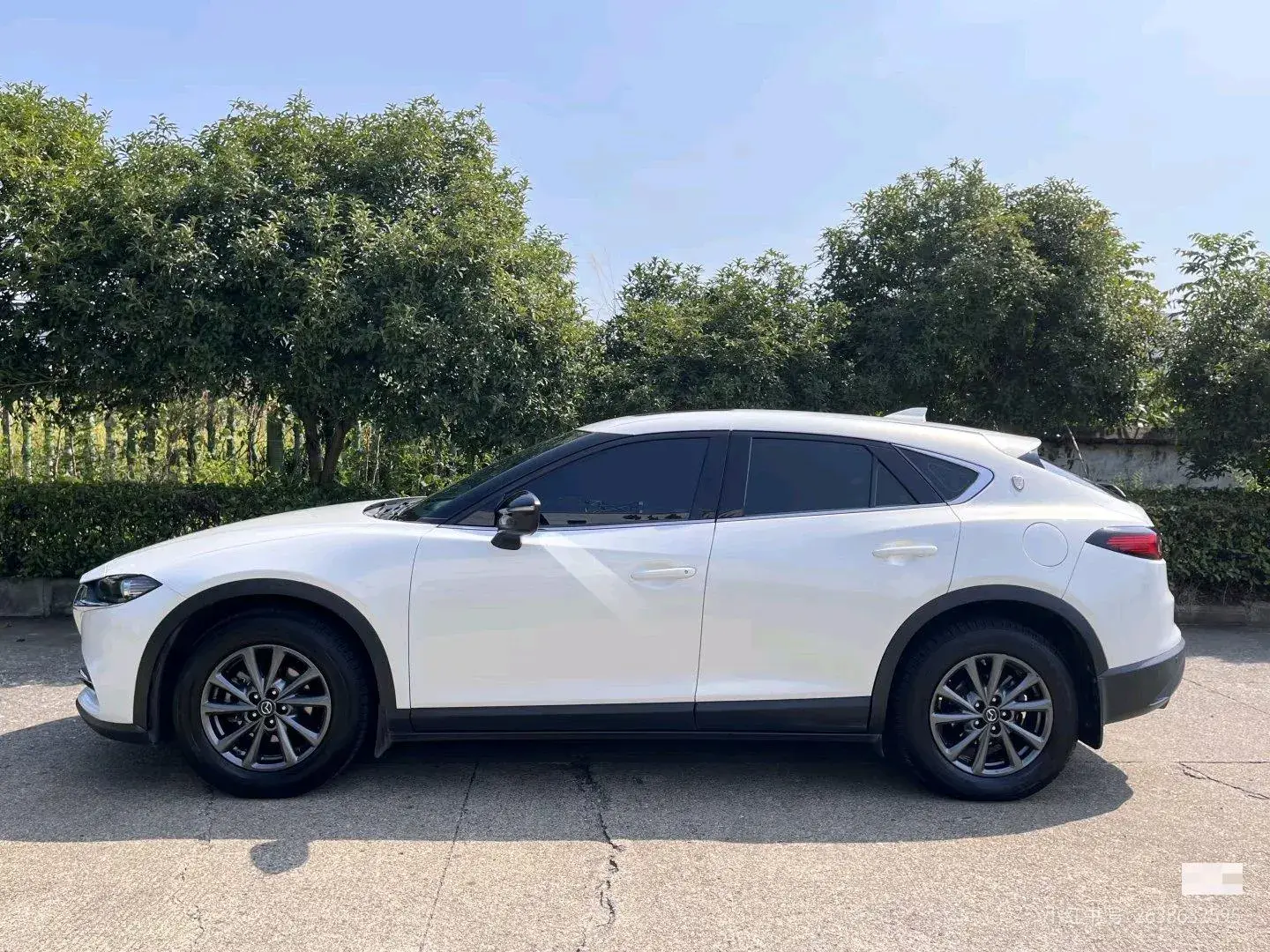 2021 MAZDA CX-4 thumbnail 4