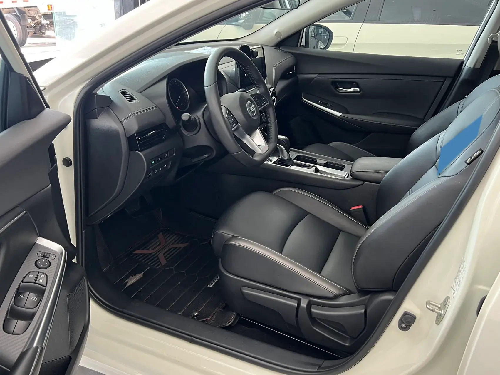 2022 NISSAN SYLPHY thumbnail 4