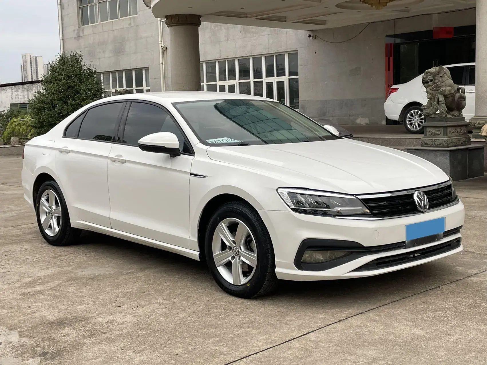 2021 VOLKSWAGEN LAMANDO thumbnail 3