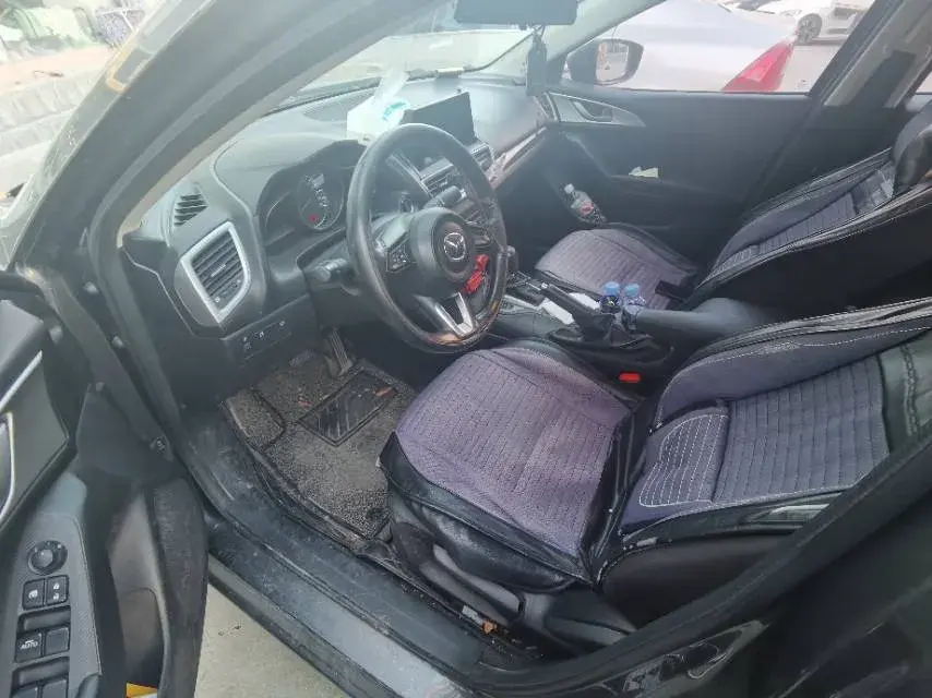 2017 MAZDA 3 thumbnail 3