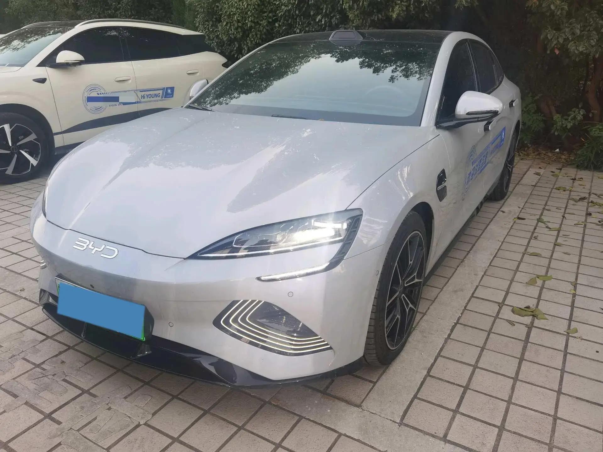 2025 BYD SEAL view 1