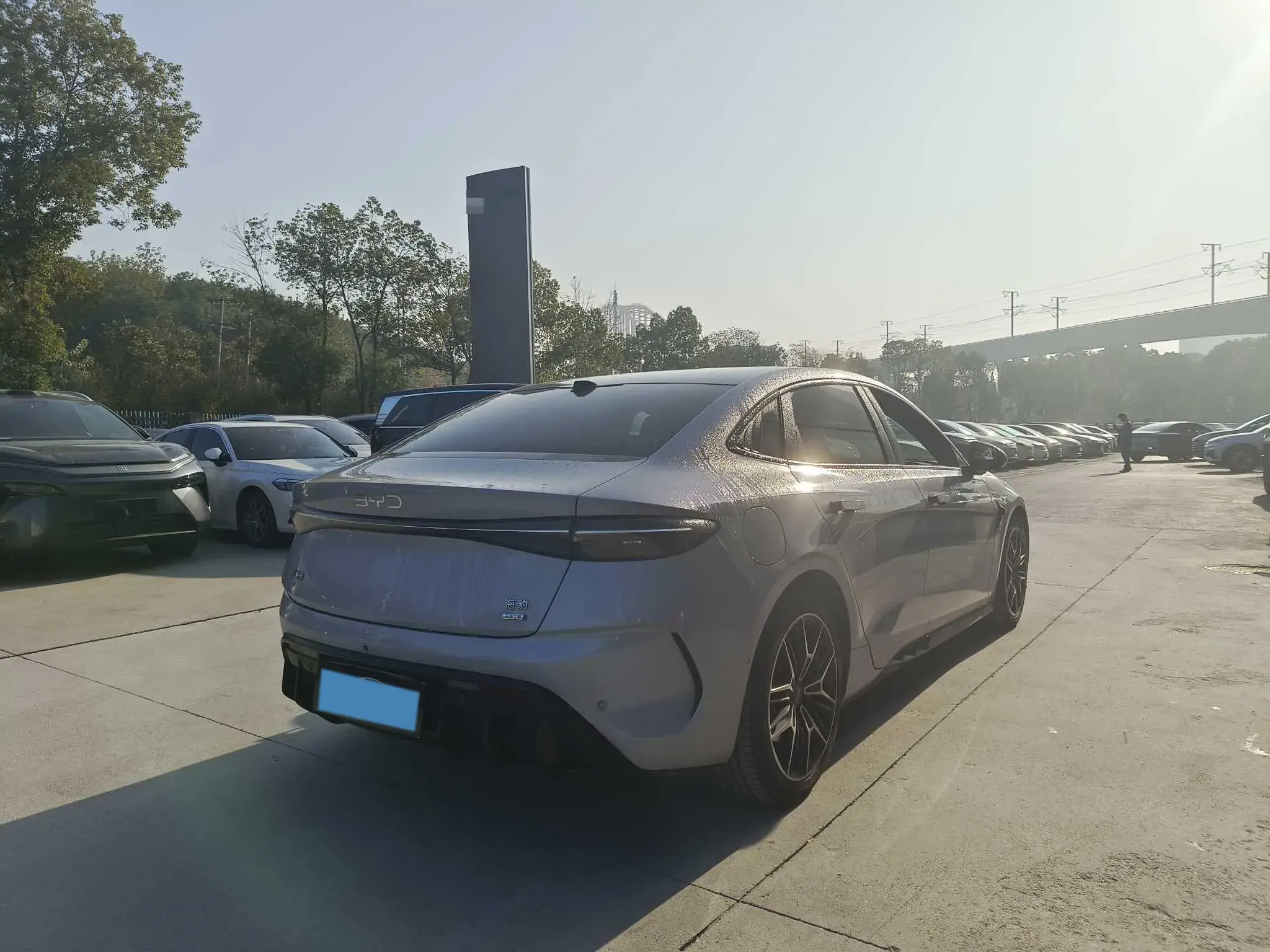 2025 BYD SEAL thumbnail 4