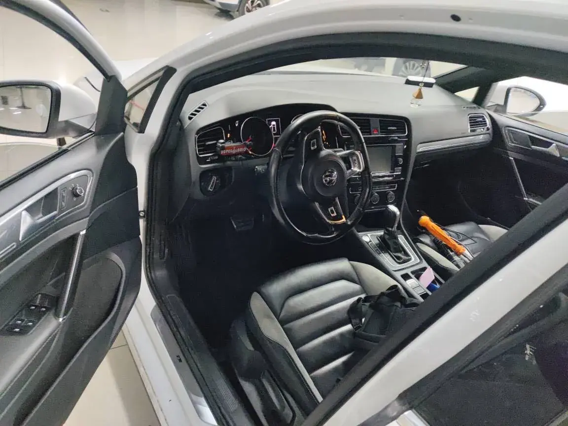 2018 VOLKSWAGEN GOLF thumbnail 2