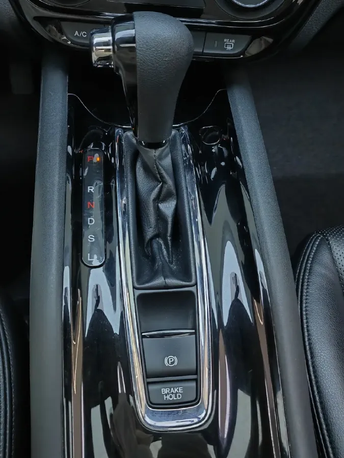 2022 Honda Vezel 1.5L 131HP L4 CVT,autocango,china used car exporter,china ev exporter,chinese used car exporter,chinese used ev exporter