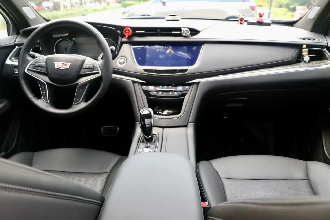 2022 Cadillac XT5 2.0T 237HP L4 9AT,autocango,china used car exporter,china ev exporter,chinese used car exporter,chinese used ev exporter