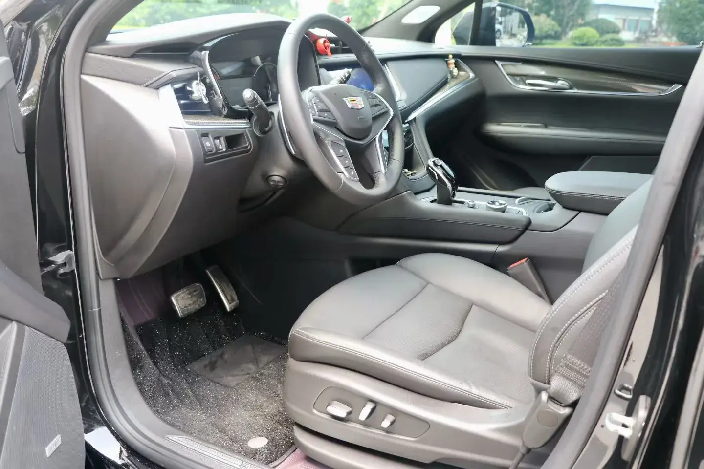 2022 CADILLAC XT5 thumbnail 4