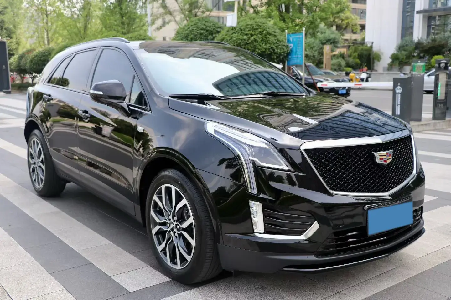 2022 CADILLAC XT5 thumbnail 2