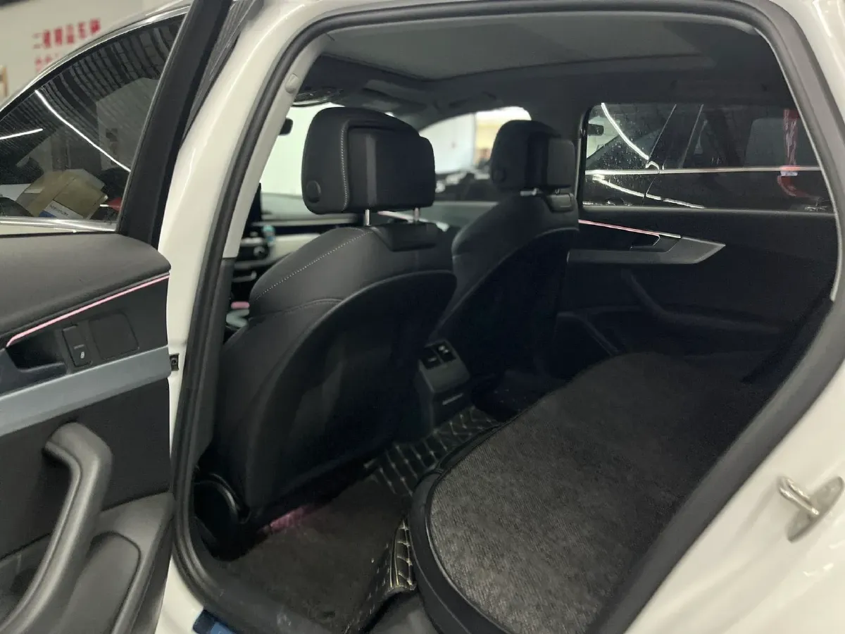 2020 Audi A4L 2.0T 150HP L4 7DCT,autocango,china used car exporter,china ev exporter,chinese used car exporter,chinese used ev exporter