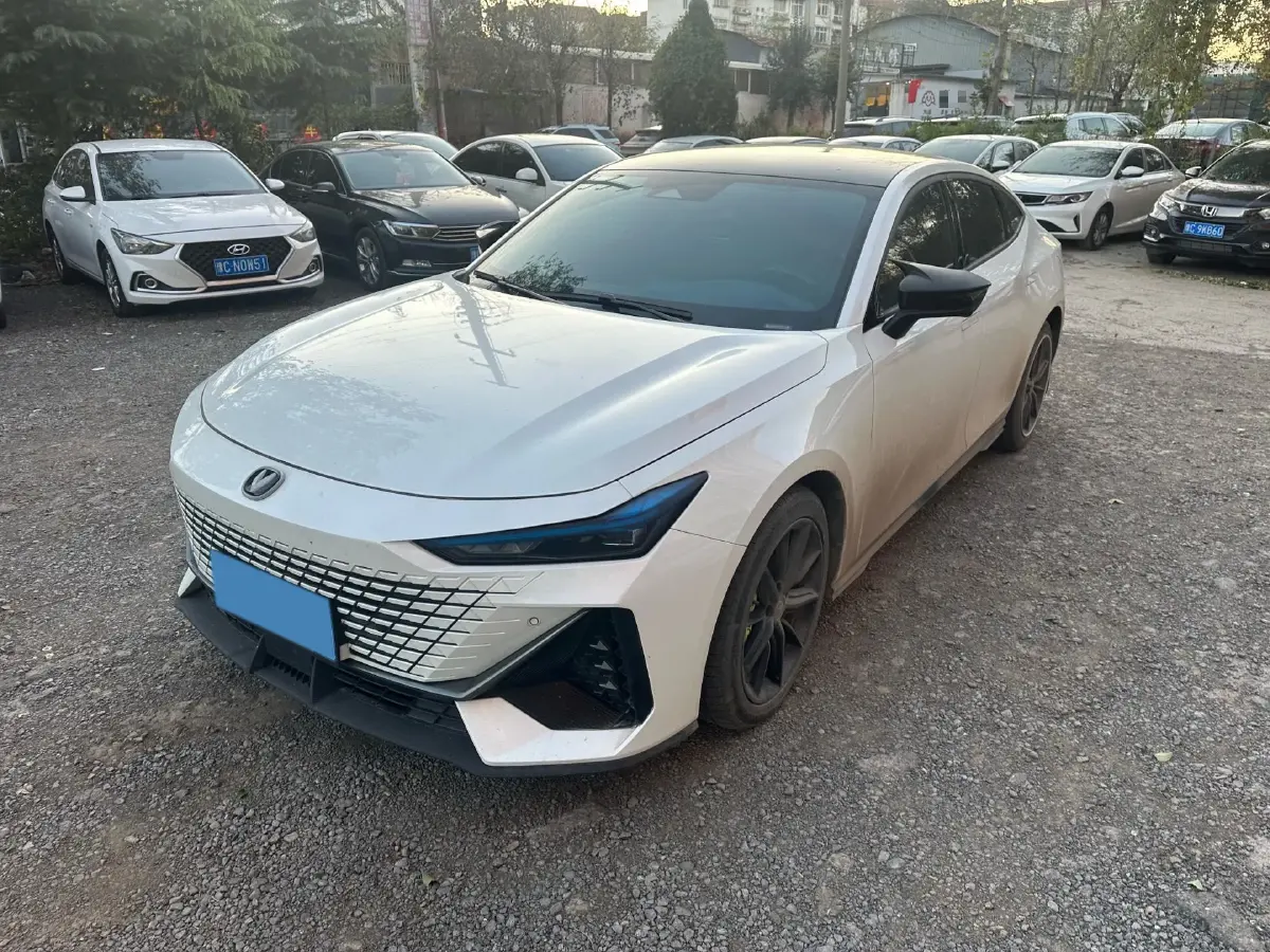 2023 ChangAn UNI-V 1.5T 188HP L4 7DCT