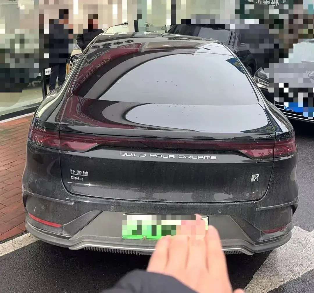 2023 BYD HAN thumbnail 3