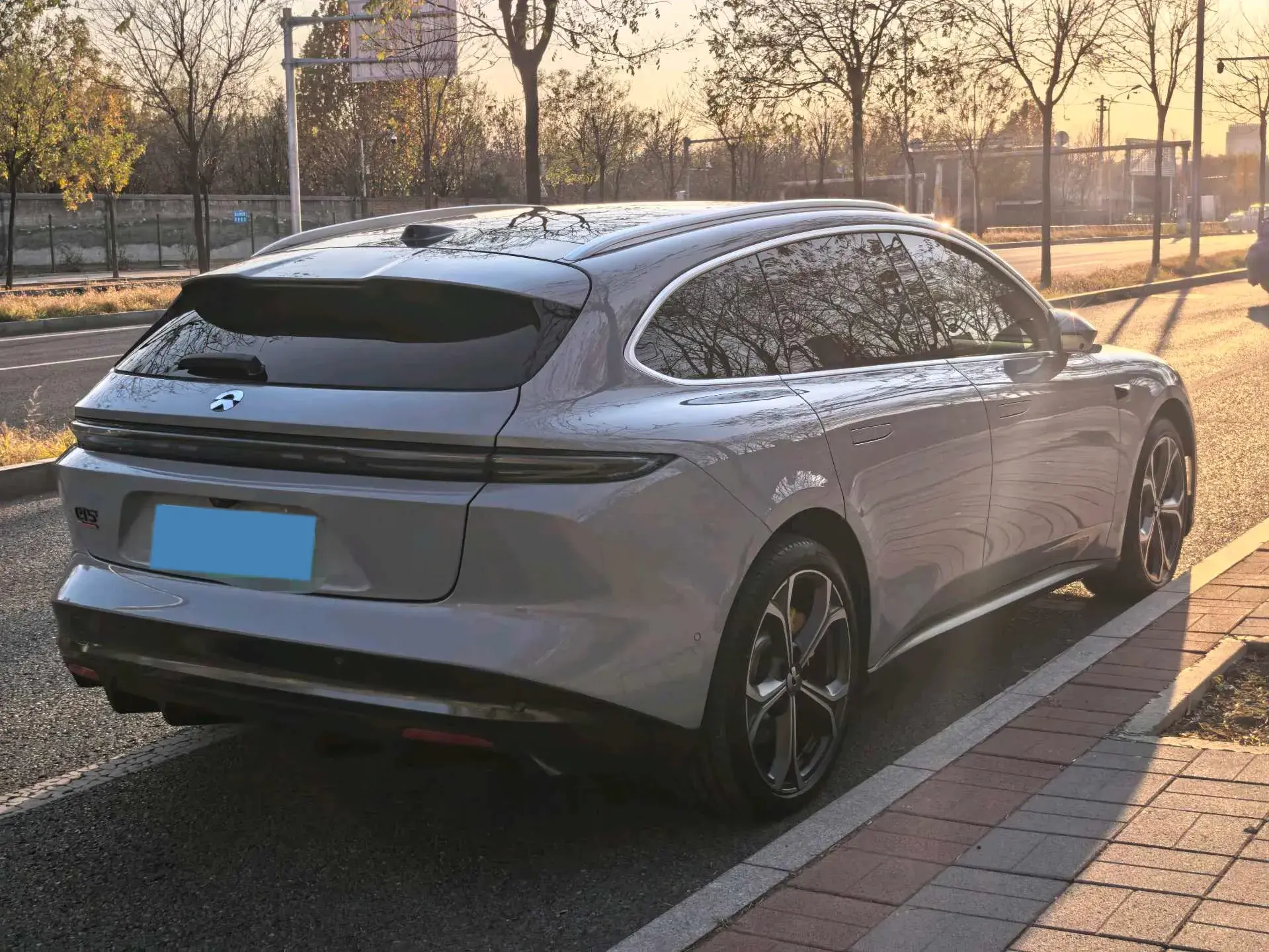 2024 NIO ET5T thumbnail 4