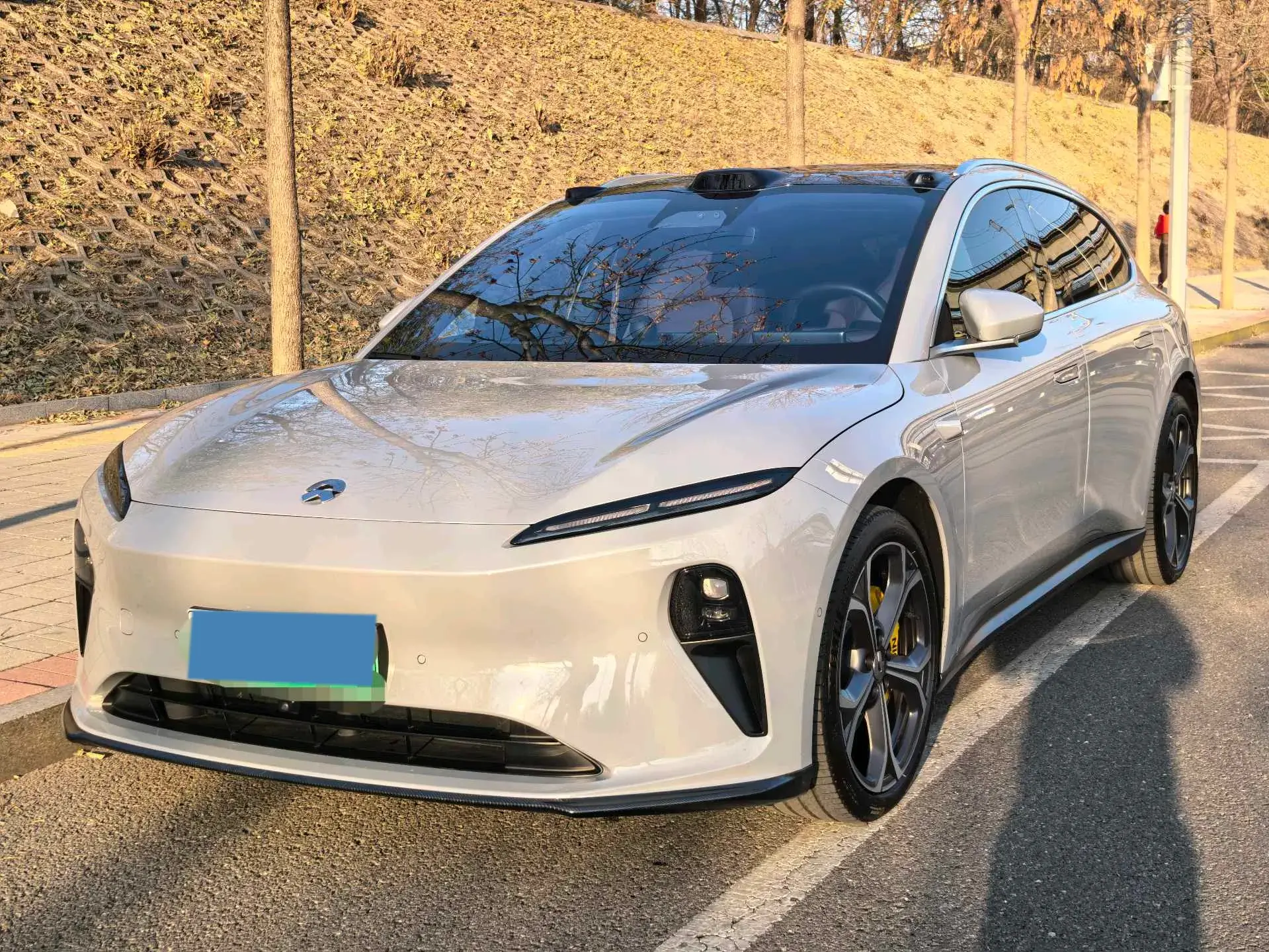 2024 NIO ET5T view 1