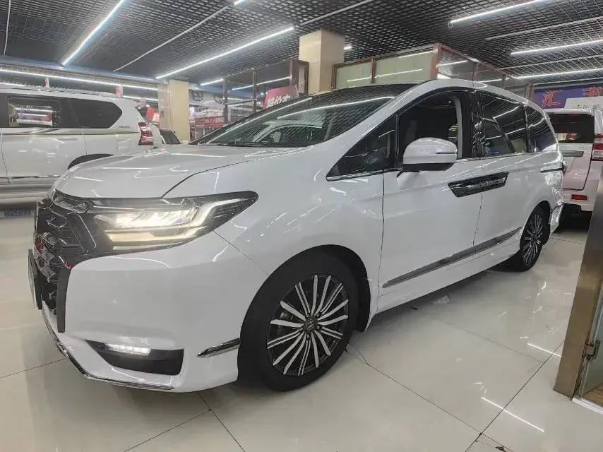 2022 Honda Elysioin 2.0L 146HP L4 E-CVT Hybrid 2022 Honda Elysioin 2.0L 146HP L4 E-CVT Hybrid