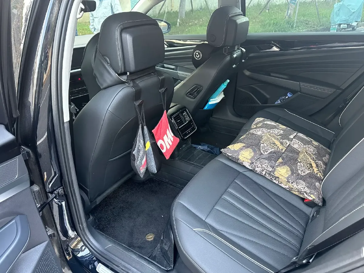 2024 Volkswagen Passat 2.0T 220HP L4 7DCT,autocango,china used car exporter,china ev exporter,chinese used car exporter,chinese used ev exporter