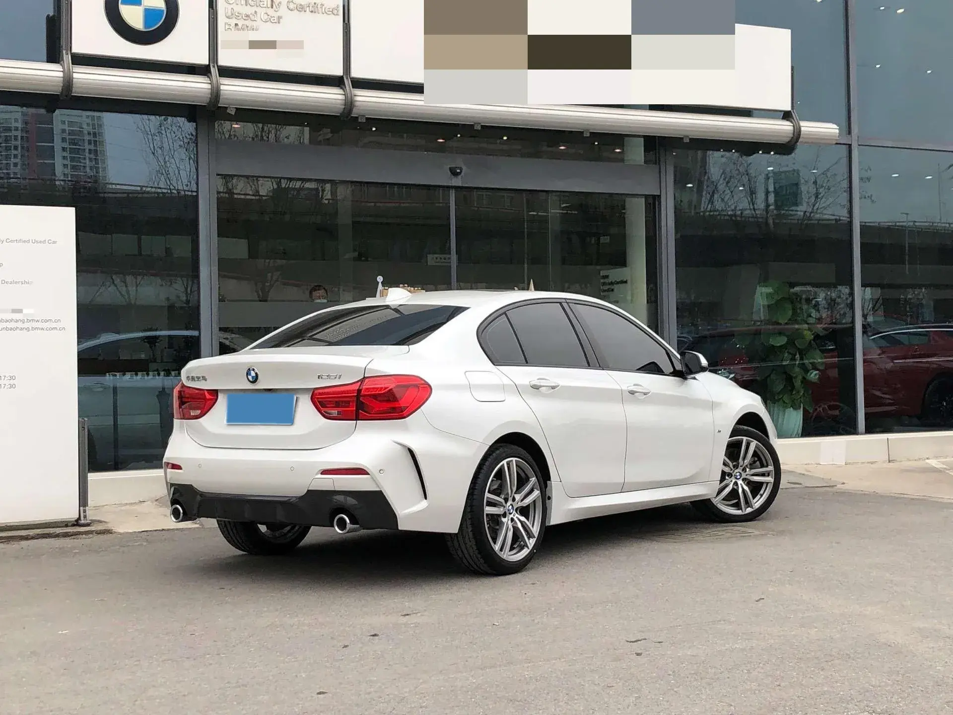 2020 BMW 1 thumbnail 3