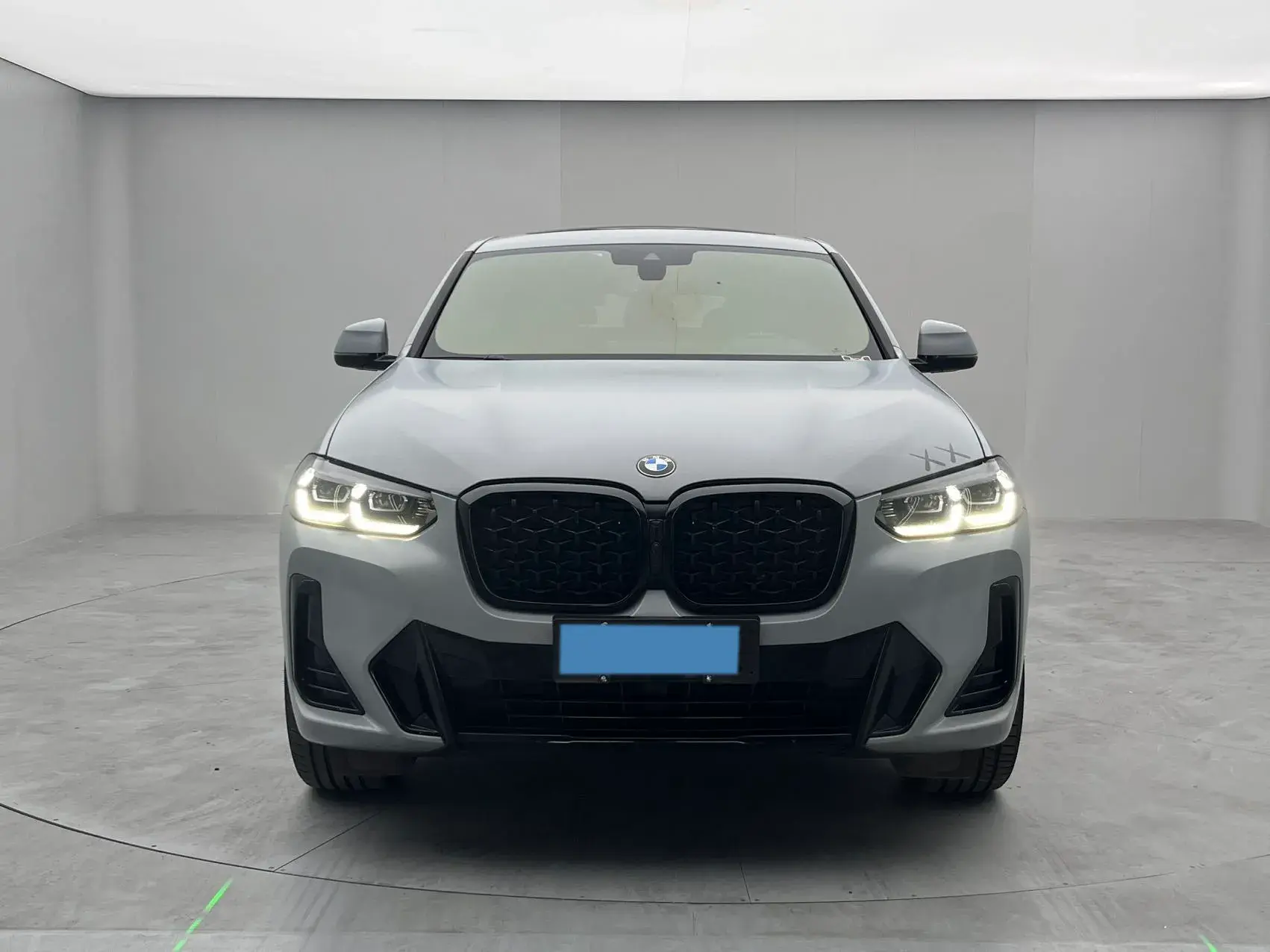 2022 BMW X4 thumbnail 2
