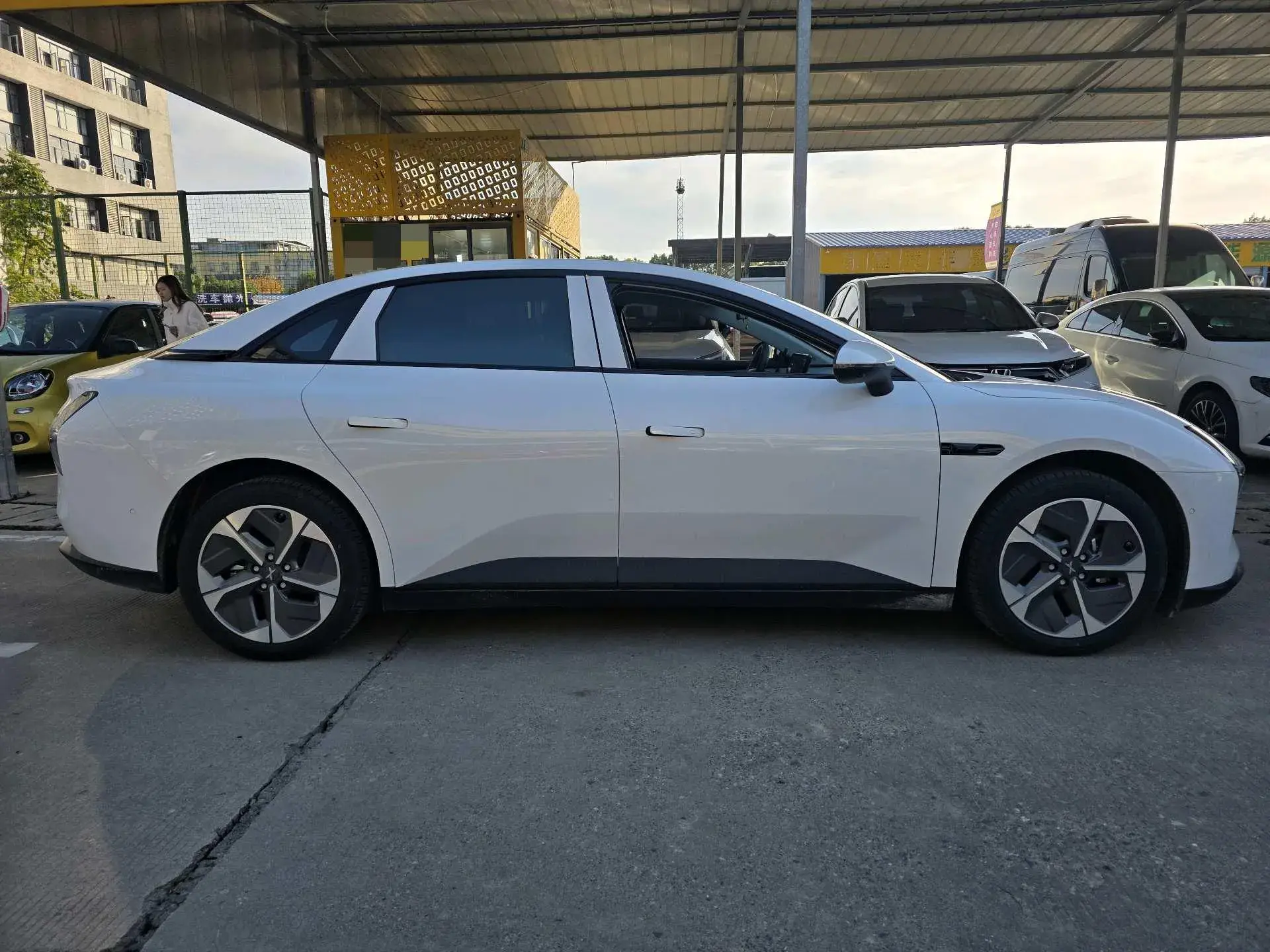 2025 XPENG MONA thumbnail 3