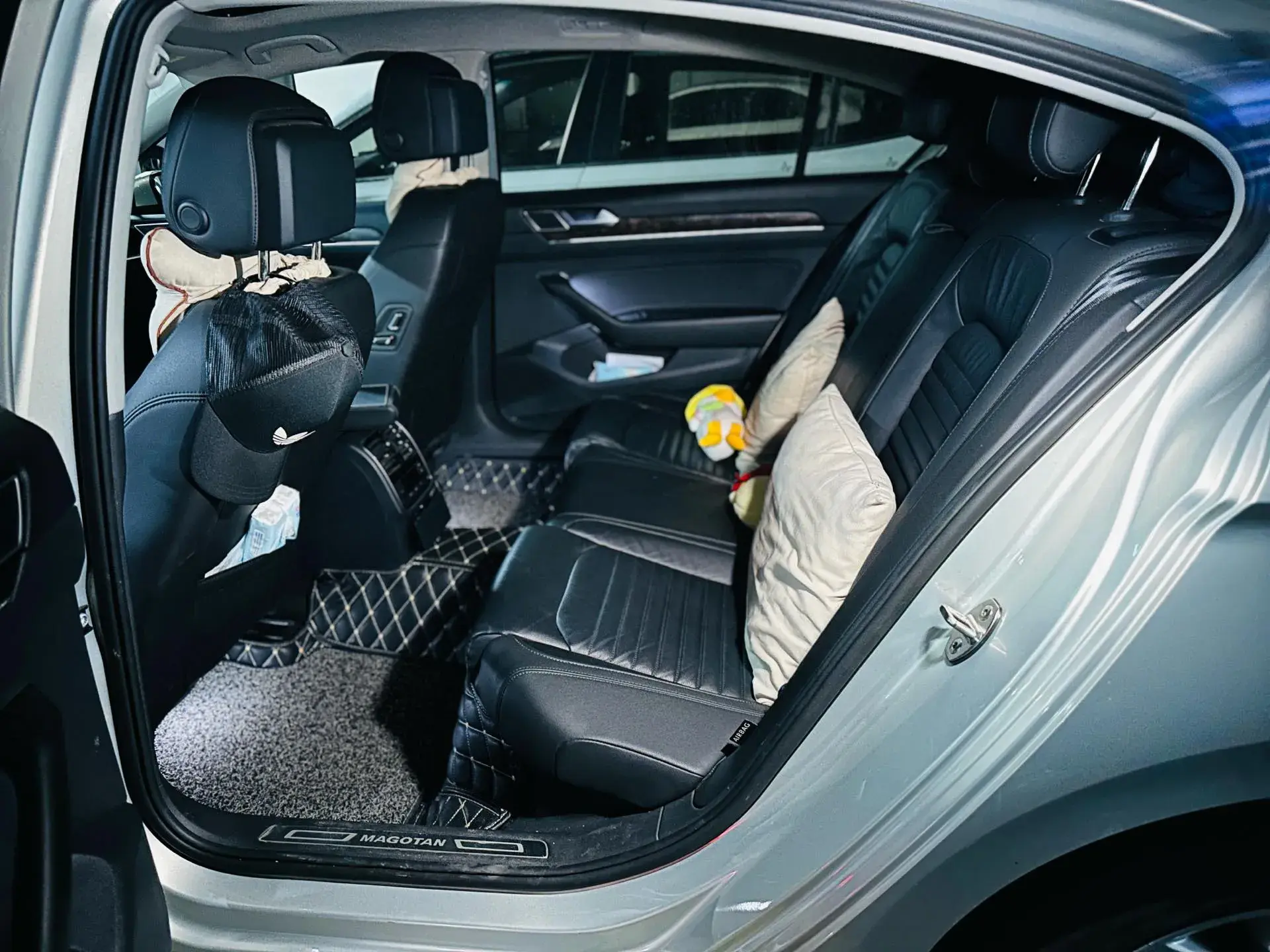 2018 VOLKSWAGEN MAGOTAN thumbnail 4