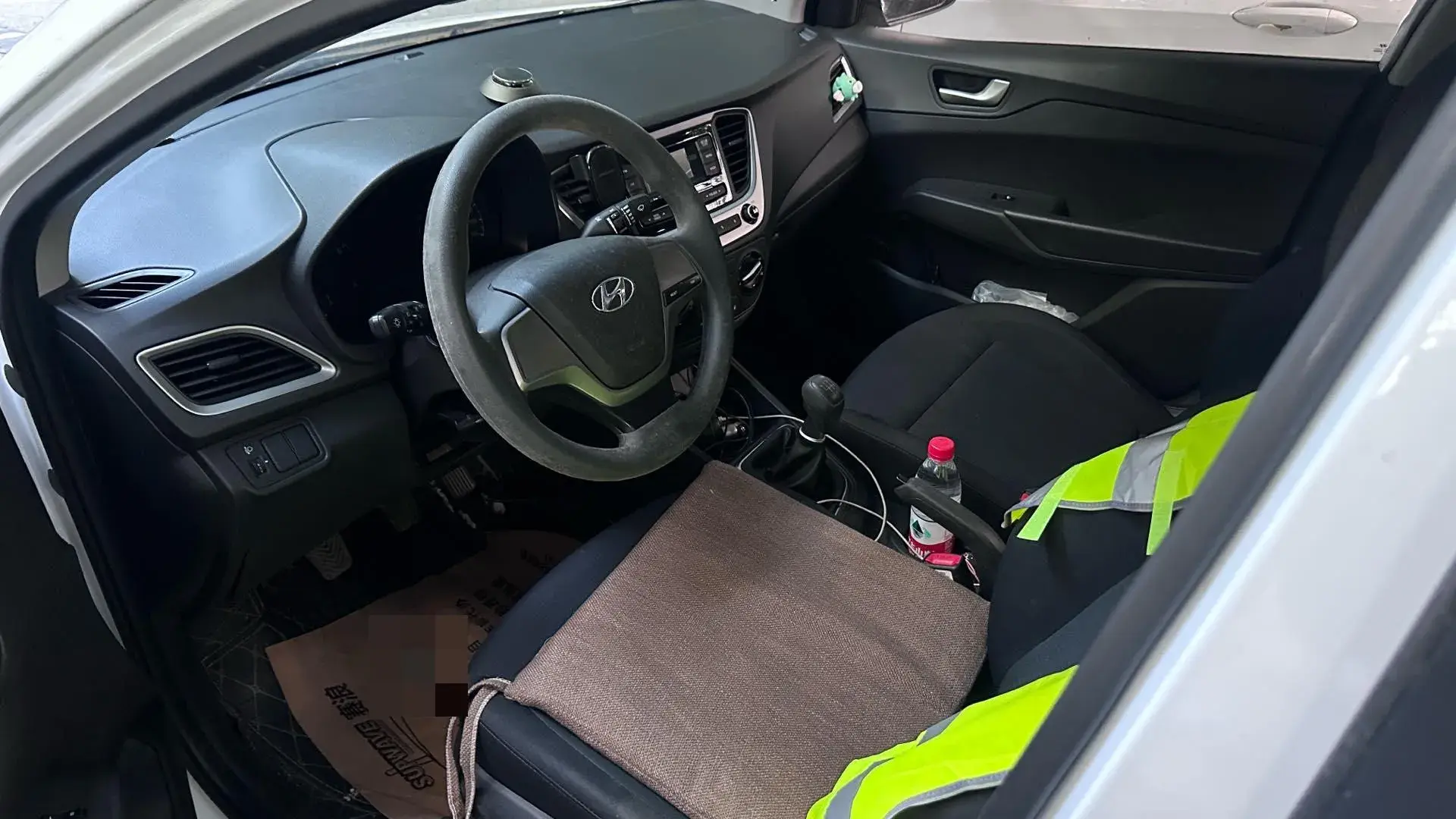 2016 HYUNDAI VERNA thumbnail 3