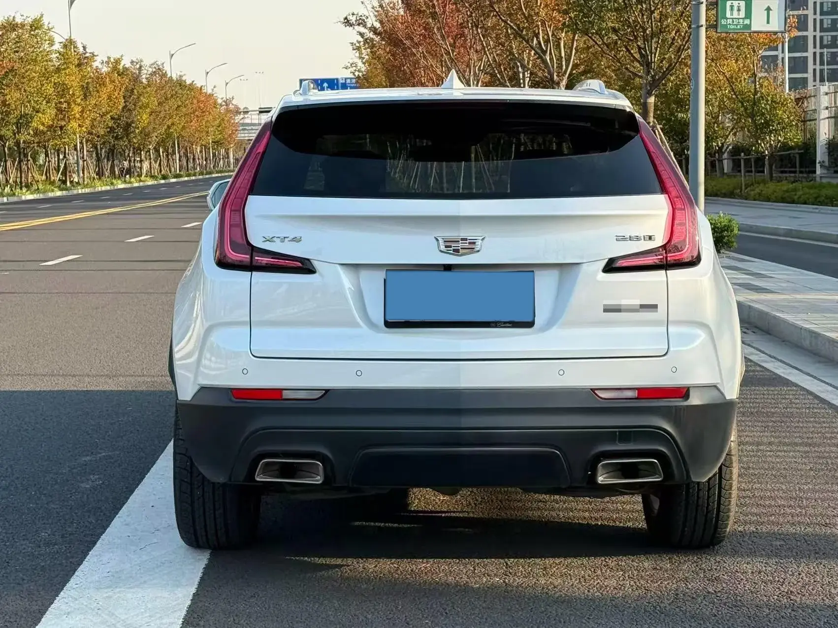 2021 CADILLAC XT4 thumbnail 4