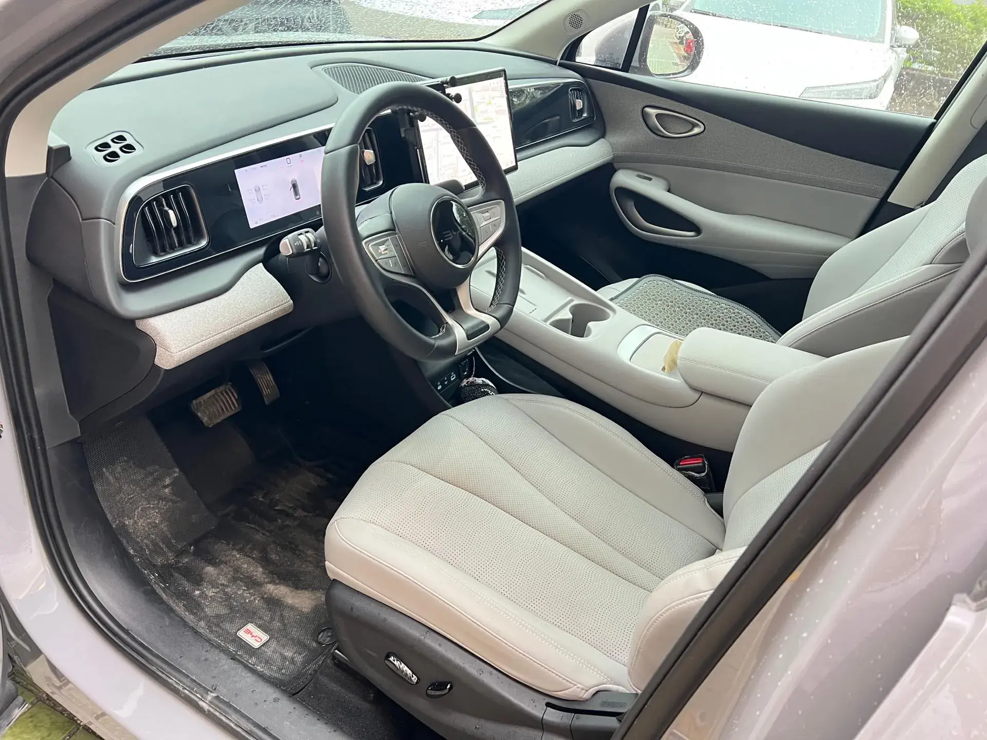 2025 BYD SEA thumbnail 4