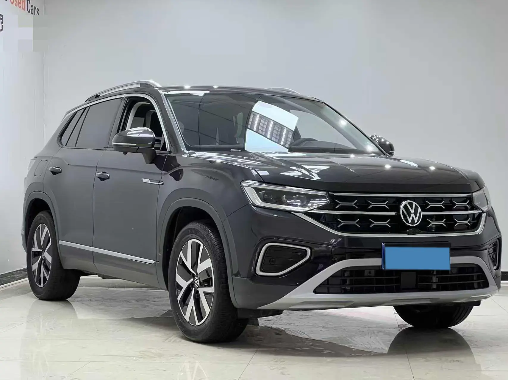 2023 VOLKSWAGEN TAYRON thumbnail 3