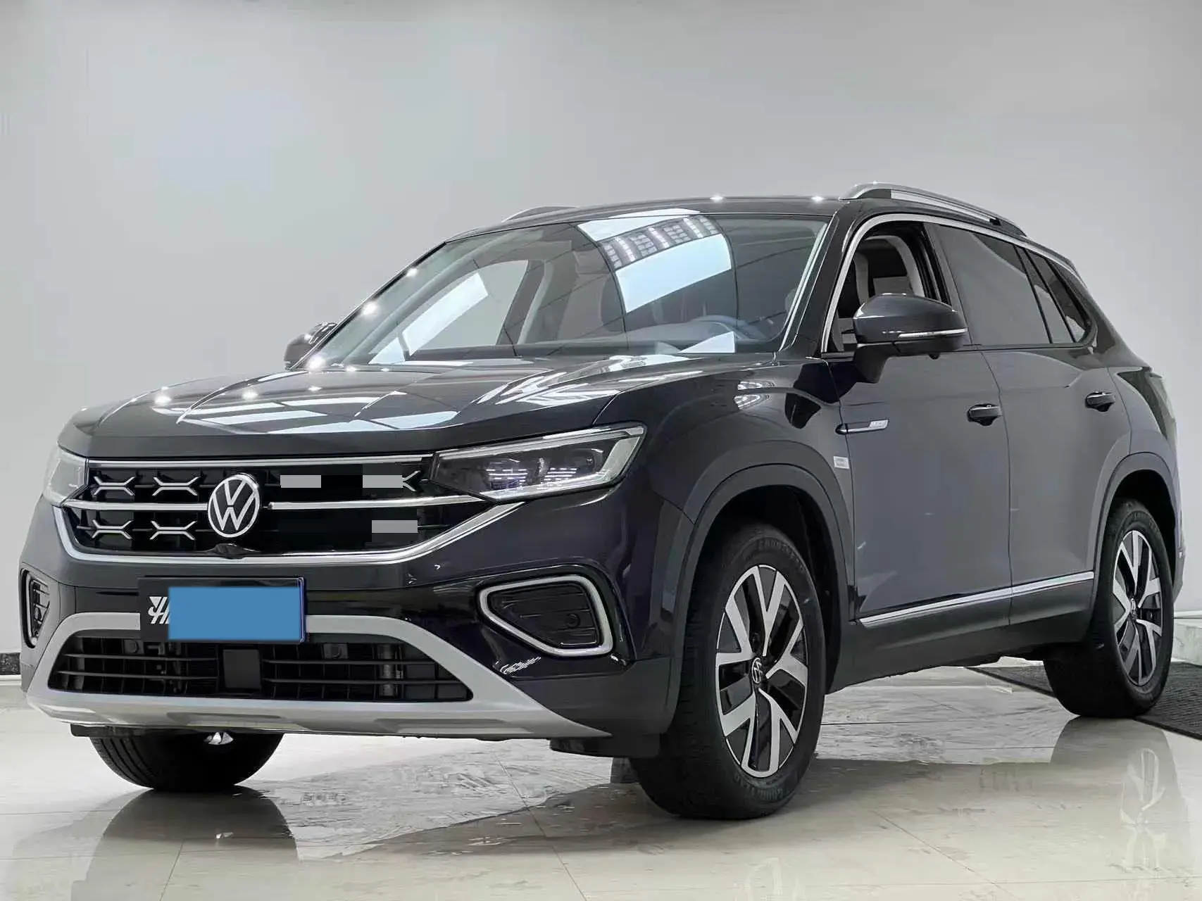 2023 VOLKSWAGEN TAYRON view 1