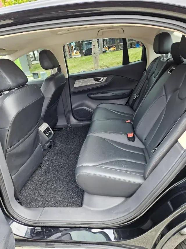 2024 HONGQI E-QM5 thumbnail 4