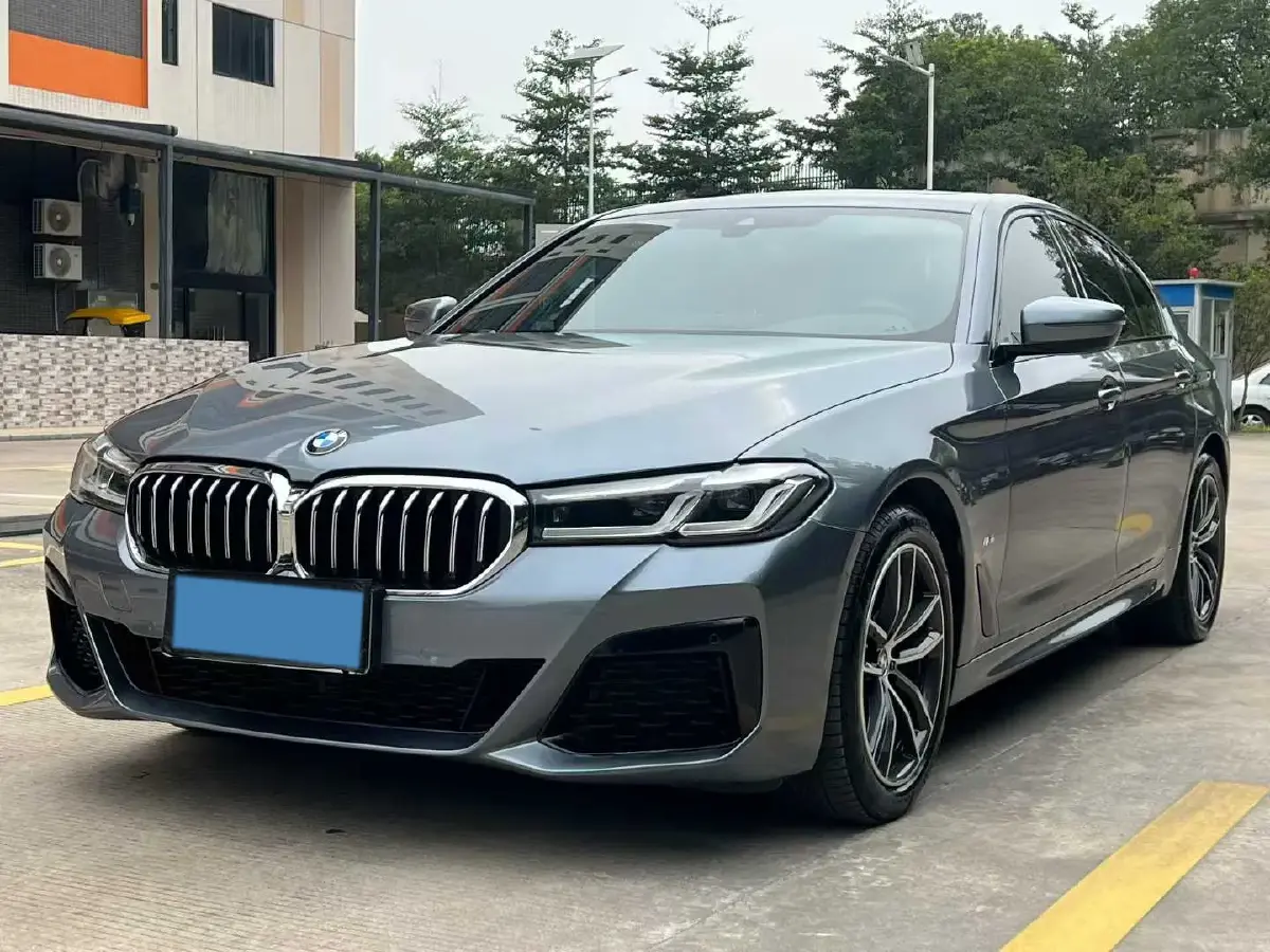 2022 BMW 5 Series 2.0T 184HP L4 8AT