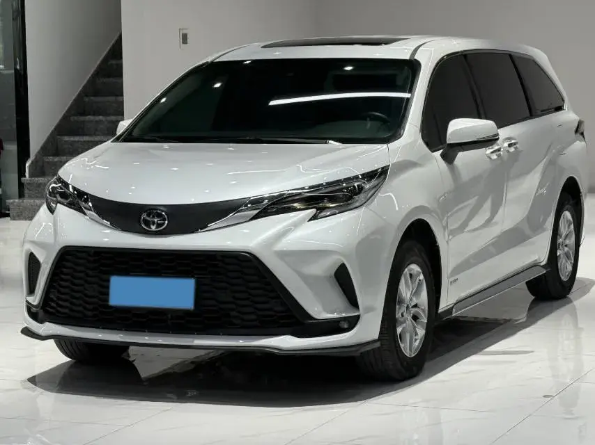 2024 TOYOTA GRANVIA view 1