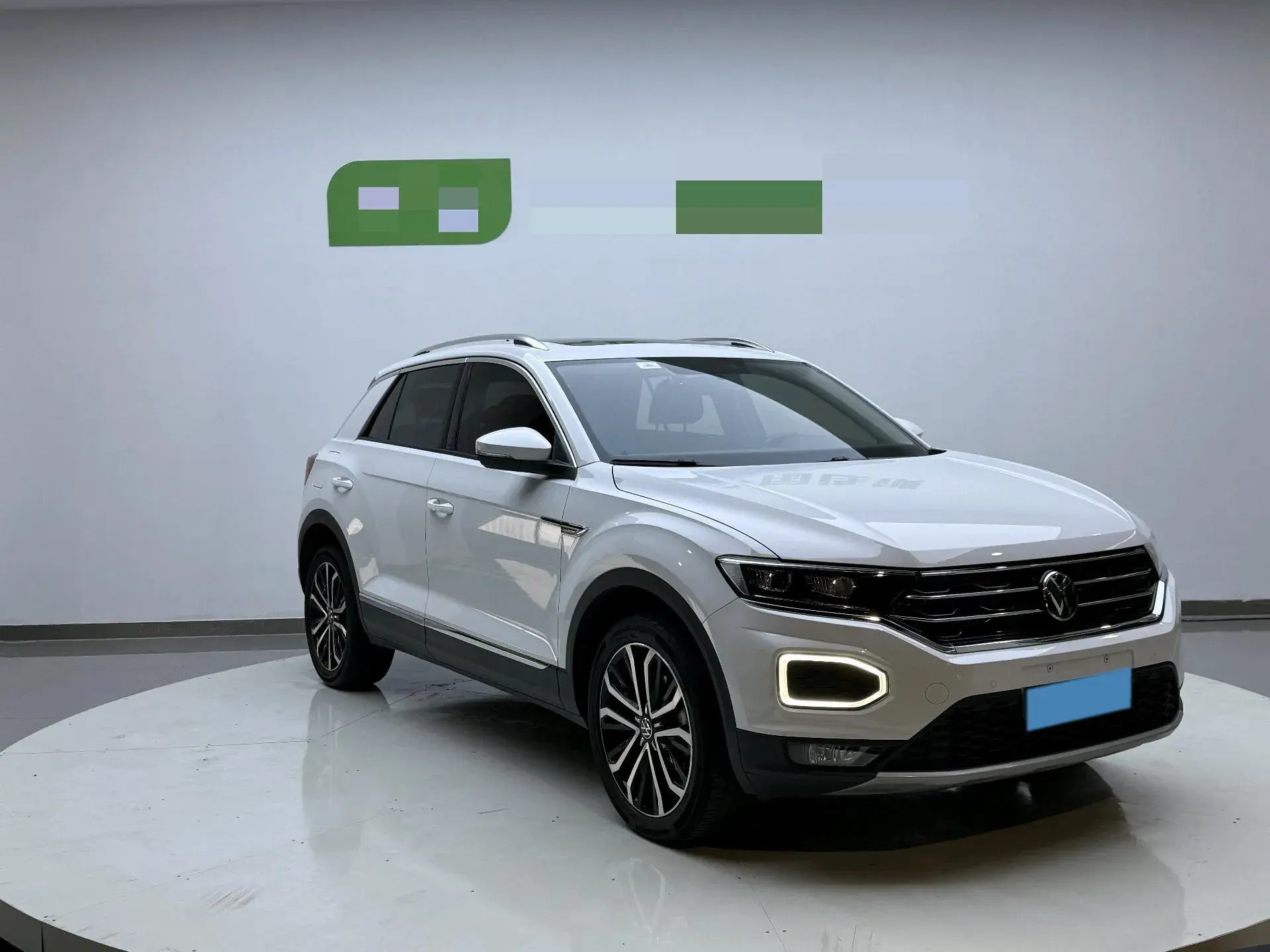 2022 VOLKSWAGEN T-ROC thumbnail 3