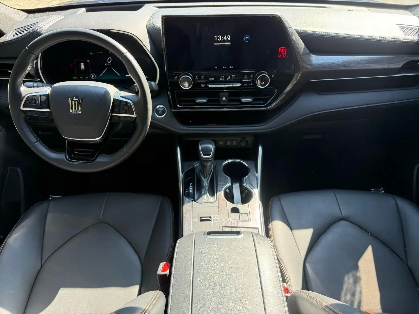 2024 TOYOTA CROWN thumbnail 4