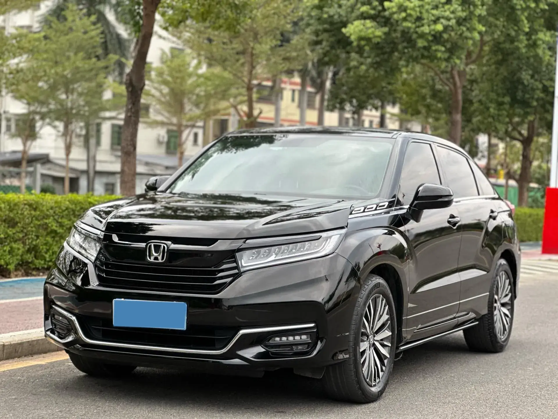 2020 HONDA AVANCIER view 1