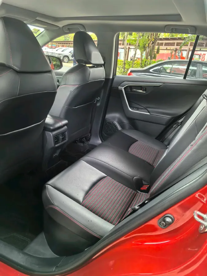 2021 Toyota RAV4 Hybird E+ 2.5L 180HP L4 E-CVT PHEV 15.984KWH,autocango,china used car exporter,china ev exporter,chinese used car exporter,chinese used ev exporter