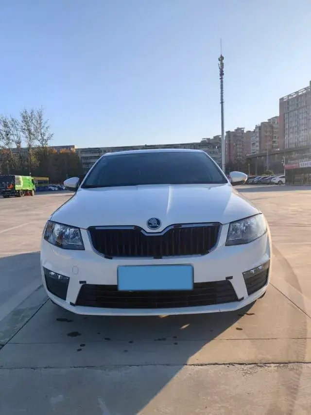 2017 SKODA OCTAVIA thumbnail 2