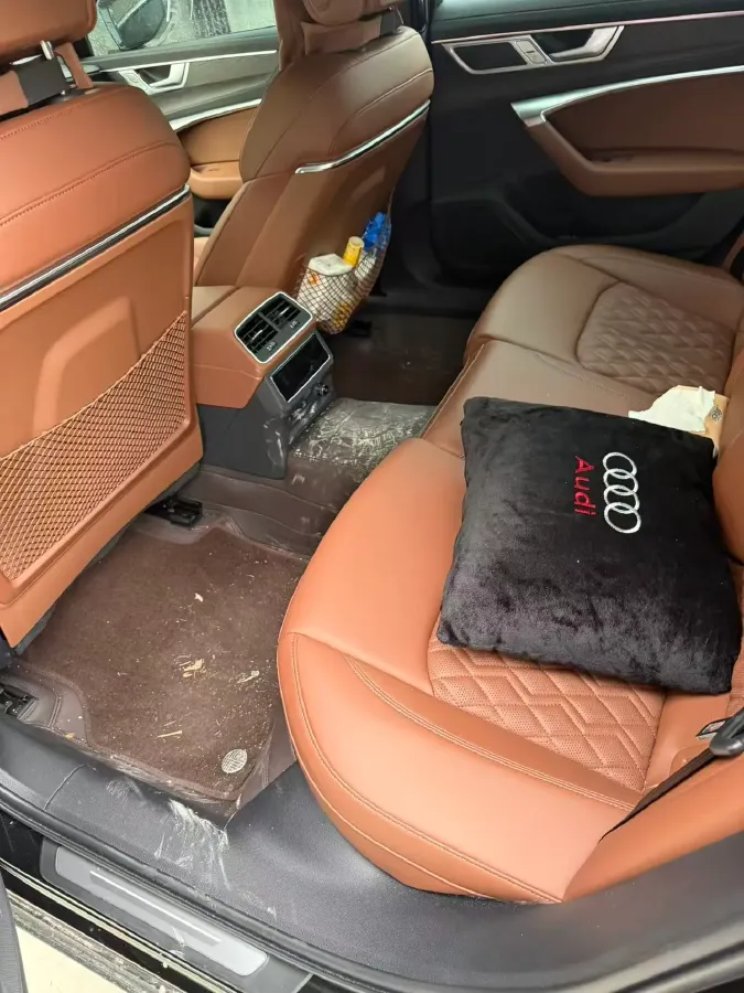 2025 Audi A6L 2.0T 245HP L4 7DCT,autocango,china used car exporter,china ev exporter,chinese used car exporter,chinese used ev exporter