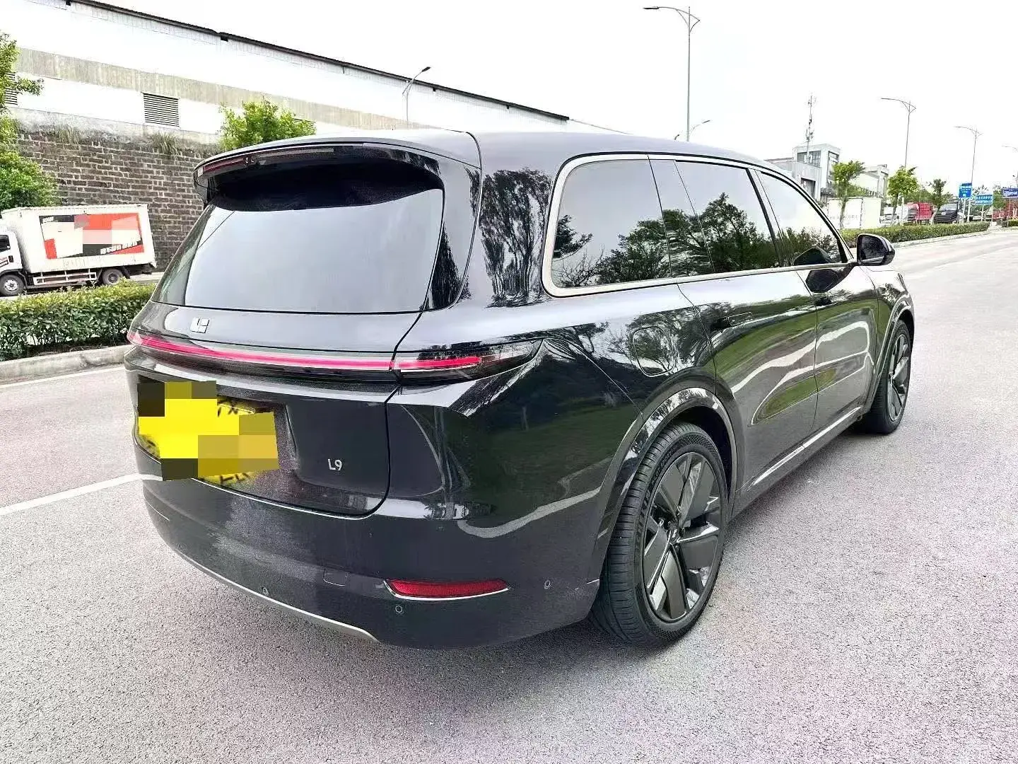 2025 LI L9 thumbnail 2
