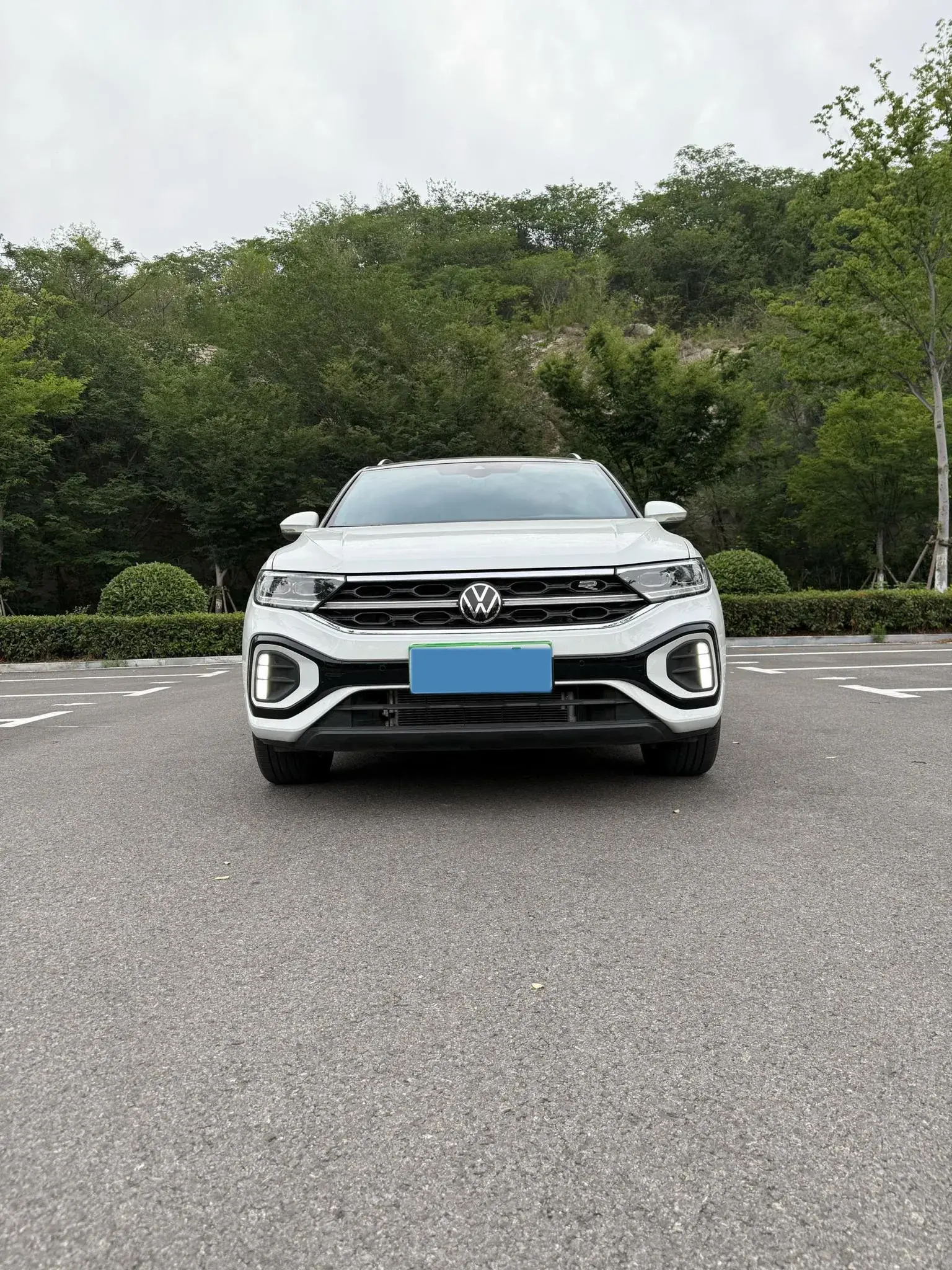 2023 VOLKSWAGEN T-ROC thumbnail 3